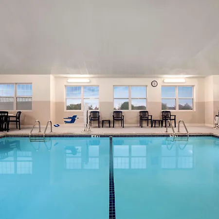 Country Inn & Suites By Radisson, Dundee, Mi